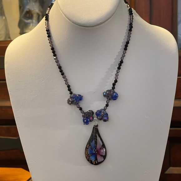 Murano glass style floral pendant necklace - Picture 4 of 6